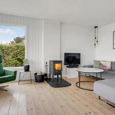 Three-bedroom In Hébergement de vacances Vig